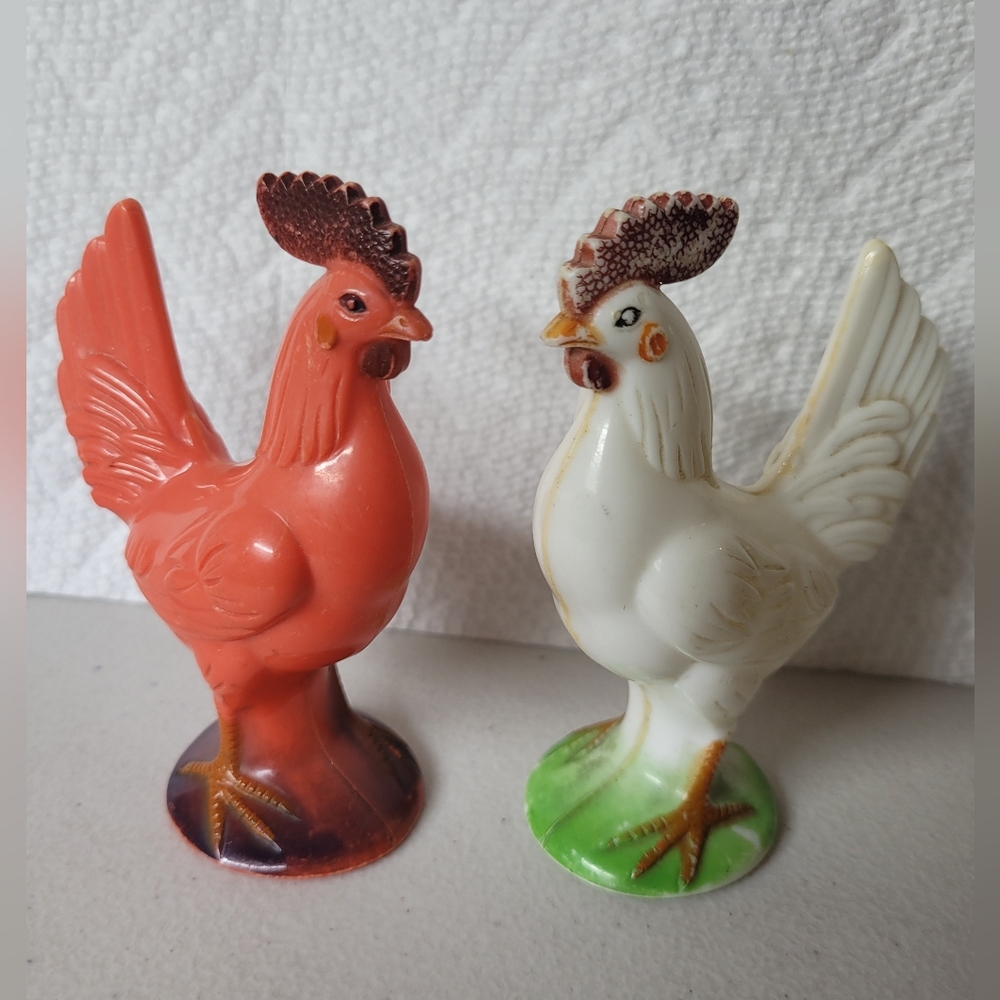 Lot of 2 VINTAGE  Knickerbocker Chicken Rattle toys from 50s/60s
